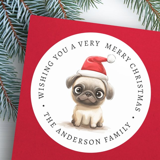 Niedlicher Mops zur Weihnachtsmannmütze Runder Aufkleber (Cute pug in Santa hat illustration family name Classic Round Sticker)