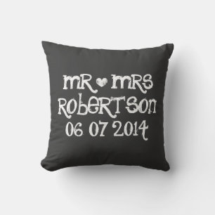 Niedlicher Mr. and Mrs. chalkboard Hochzeitskissen Kissen