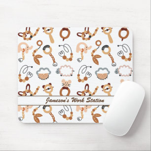 Niedlicher Name der Modellbezeichnung "White Toy B Mousepad
