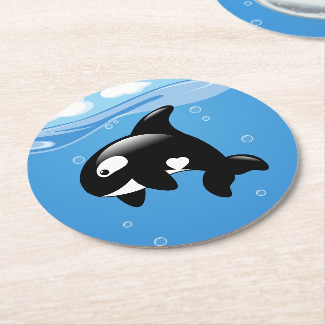 Niedlicher Orca Whale auf Blue Runder Pappuntersetzer (Angewinkelt)