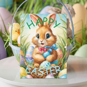 Niedlicher Osterhase im Korb mit Eiern Postkarte