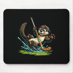 Niedlicher Otter spielt Hockey und spritzt auf der Mousepad