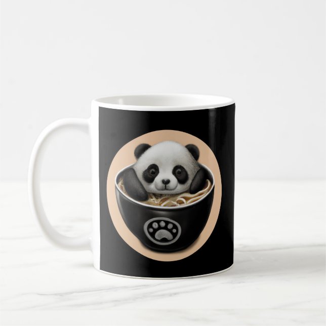 Niedlicher Panda-Bär, der in einer Schüssel Ramen  Kaffeetasse (Links)