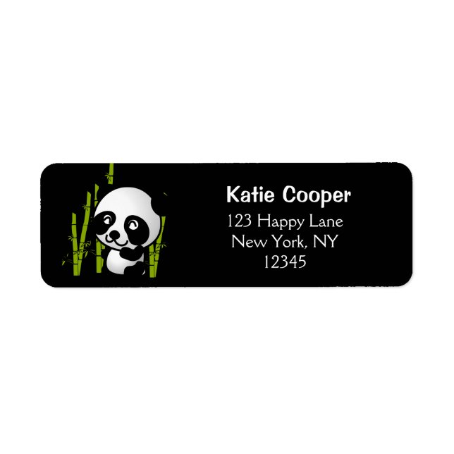 Niedlicher Panda-Bär in einem Bambushain (Vorne)