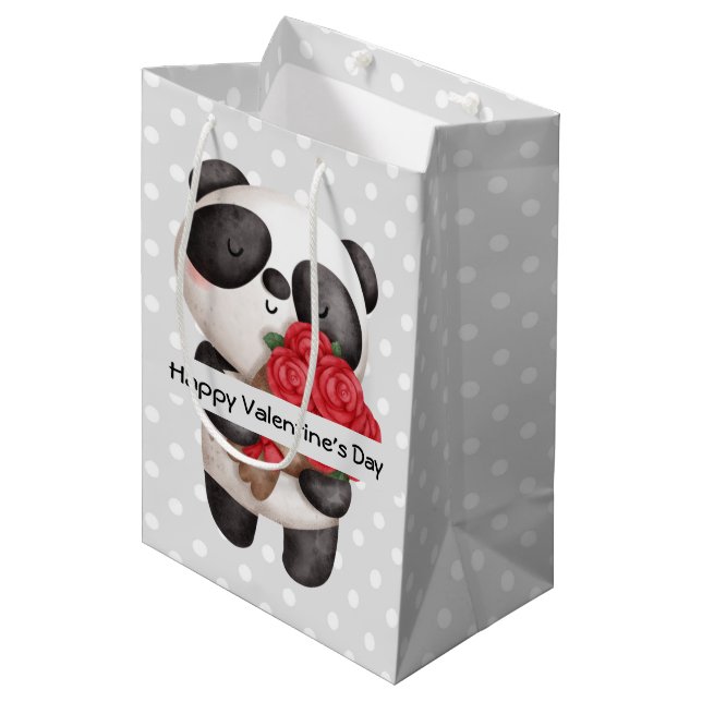 Niedlicher Panda-Bär mit Rose Bouquet Valentine Mittlere Geschenktüte (Vorderseite Schrägansicht)
