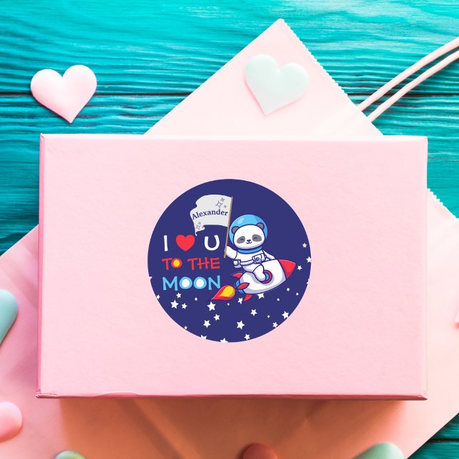 Niedlicher Panda-Bärenastronaut auf Raketenschiffs Runder Aufkleber (Von Creator hochgeladen)