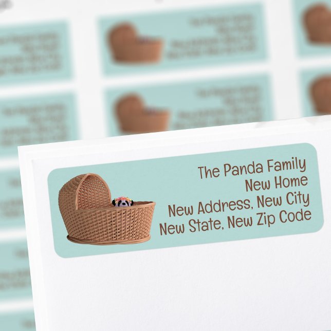 Niedlicher Panda Bear Neue Zuhause Rücksendeadress (A cute panda has moved into a new baby basket. Add your new address details to these cute labels)