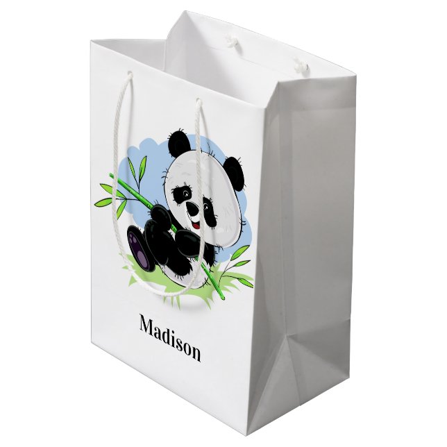 Niedlicher Panda individuelle Name Mittlere Geschenktüte (Rückseite Schrägansicht)