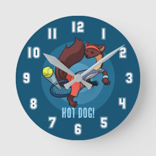 Niedlicher Pine Marten Hot Dog Tennis Shot Cartoon Runde Wanduhr