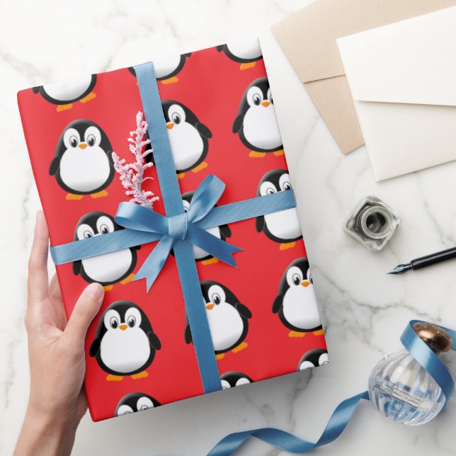 Niedlicher Pinguin Cartoon Custom Winter Red Geschenkpapier (Schenken)
