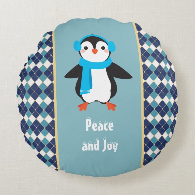 Niedlicher Pinguin mit Earmuffs Peace and Joy Rundes Kissen (Vorderseite)