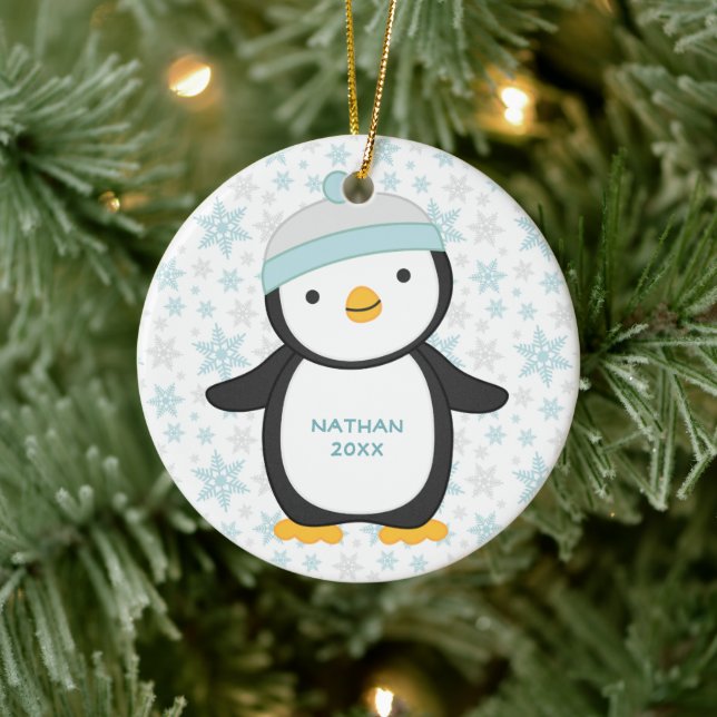 Niedlicher Pinguin Snowflake Jahr Name Weihnachten Keramik Ornament (Baum)