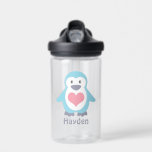 Niedlicher Pinguin und rosa Herz Personalisiert Trinkflasche<br><div class="desc">Adorable Pinguin mit einem großen Herz,  optionale Personalisierung.</div>