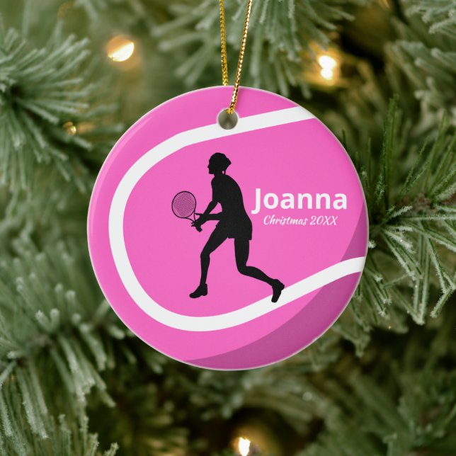Niedlicher Pink Tennis Ball & Girl Player Trainer  Keramik Ornament (Baum)