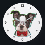 Niedlicher Pop Art Hipster Boston Terrier Dog Große Wanduhr<br><div class="desc">Ein niedlicher Boston Terrier Hocker trägt eine rote Brille und eine rote Bogen-Krawatte in der Mitte dieser Uhr. Ein Gradient grün und blau Rahmen gibt ihm ein Retro-Pop Kunstaussehen. Die schwarzen Zahlen und die Druckmarkierungen auf dem weißen Hintergrund machen die Uhr leicht lesbar.</div>