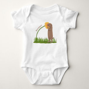 Niedlicher Präriehund schnüffelt Blume Cartoon Baby Strampler