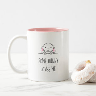 Niedlicher Rabbit Peeking über Zitat Zweifarbige Tasse