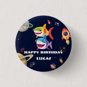 Niedlicher Regenbogenhai Galaxy Rocket Geburtstags Button