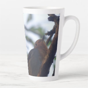 Niedlicher Robin in Tree High Latte Tasse