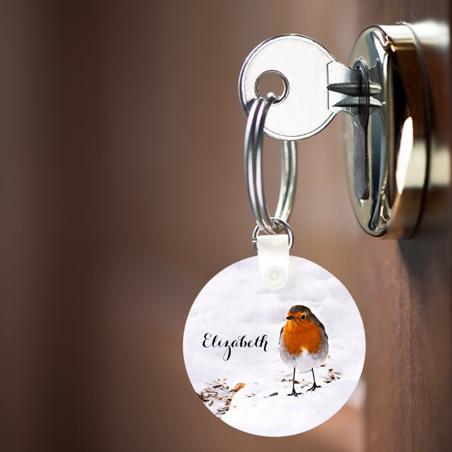 Niedlicher Robin-Vogel im Schnee fügen Namen hinzu Schlüsselanhänger (Von Creator hochgeladen)