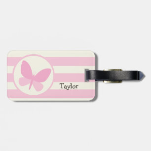 Niedlicher rosa Schmetterling auf Retro Streifen Gepäckanhänger
