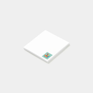 Niedlicher, roter Kardinal eröffnet ein blaues Ges Post-it Klebezettel