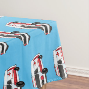 Niedlicher roter Krankenwagen Cartoon Tischdecke