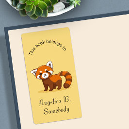 Niedlicher roter Panda auf gelbem Buchzeichen