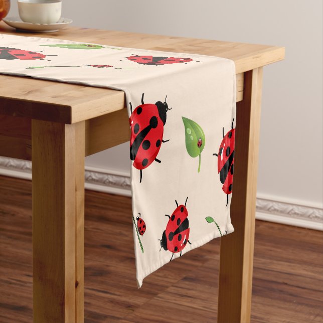 Niedlicher Rotpolka Punkt Ladybug Blume Girl Kurzer Tischläufer (Beispiel)