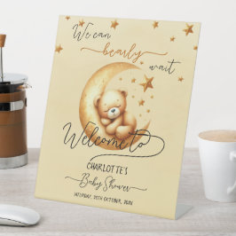 Niedlicher Schlafbär auf der Mond Babydusche Empfa Sockelschild