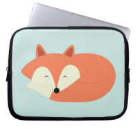 Niedlicher schläfriger roter Fox