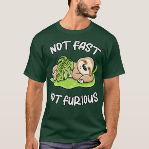 Niedlicher Schlampenschlaf nicht schnell, nicht wü T-Shirt
