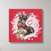 Niedlicher Schnauzer auf Herz-Muster