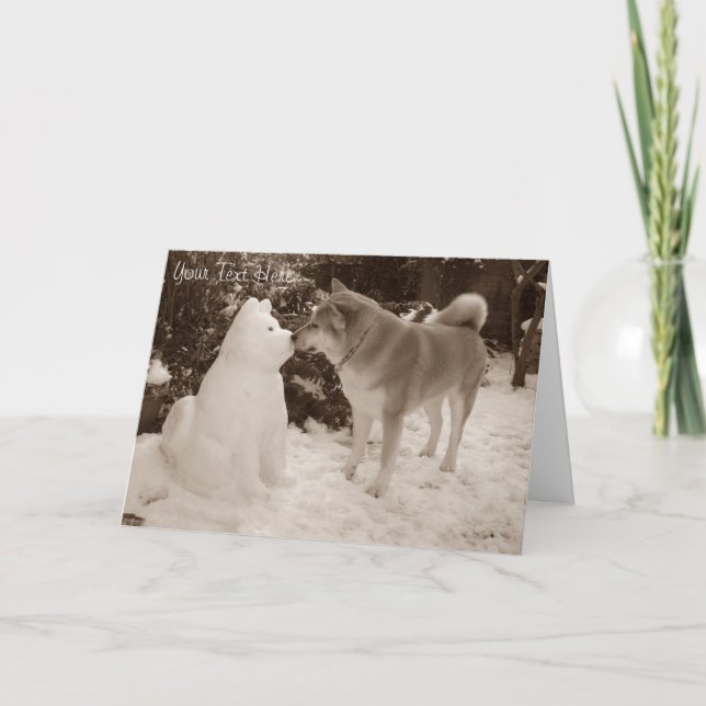 niedlicher Schneehund akita küsst bei Weihnachten (Vorderseite)