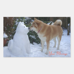 niedlicher Schneehund akita küsst bei Weihnachten Rechteckiger Aufkleber