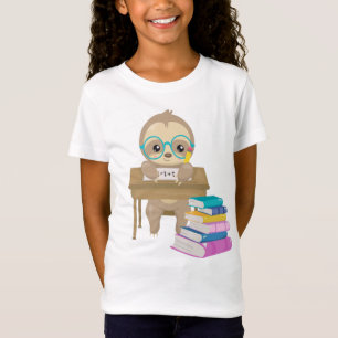 Niedlicher Schreibtisch der Sloth School Mathemati T-Shirt