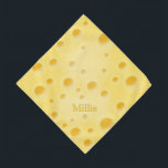 Niedlicher Schweizer Käse Personalisiert Halstuch<br><div class="desc">Dieses skurrile Design zeichnet sich durch einen realistischen und cremigen Schweizer Käse aus, der mit dem Namen Ihres Haustieres personalisiert werden kann. Das andere Ende der Bandana kann verlassen werden, wie es ist oder Sie können die Zuhause- und Tierarztkontakte Ihres Haustieres und medizinische Bedingungen und andere Fakten, die Sie gewollt...</div>