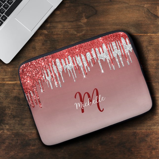 Niedlicher Silver Red Glitzer Tropfen Monogram Spa Laptopschutzhülle (Von Creator hochgeladen)