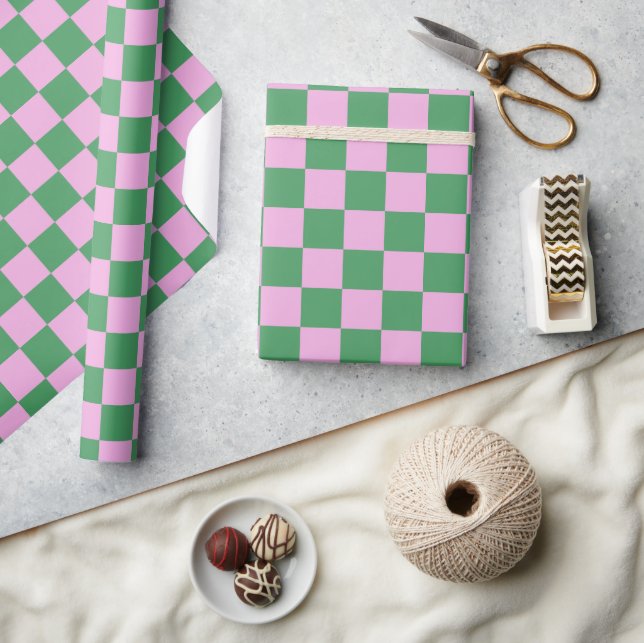 Niedlicher Spaß Moderne Checkerboard Rosa grüne Ge Geschenkpapier (Kunsthandwerk)
