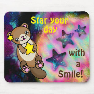 Niedlicher Star Otter mit positivem Lächeln für Mo Mousepad