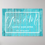 Niedlicher StrandstrandYou & Me Poster<br><div class="desc">Schöne, einzigartige, einzigartige personalisierte Strand-themed Imitate rustikale aquamarin blaue Holzplakate mit den Worten "You & Me HAPPILY EVER AFTER Est: 07/14/2019" in einem weiße Skript-Schriftart Overlay-Design. Personalisieren Sie diesen Artikel, indem Sie Ihre eigene Formulierung und das Datum hinzufügen. Macht eine großartige Hochzeit, ein Jubiläum oder ein Geschenk für die Hauswärmung....</div>