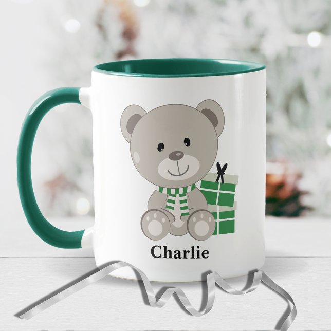 Niedlicher Teddybär mit grünen Weihnachtsgeschenke Tasse (Von Creator hochgeladen)