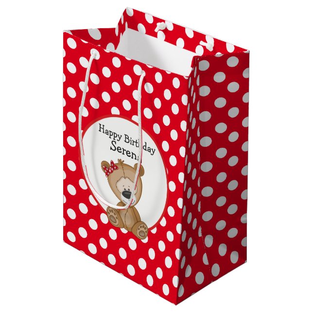 Niedlicher Teddybär mit Polka Dots Geburtstag Mittlere Geschenktüte (Vorderseite Schrägansicht)
