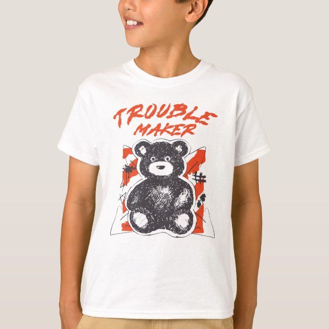 Niedlicher Teddybär mit "Trouble Maker" T-Shirt (Vorderseite)