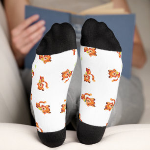 Niedlicher Tiger auf weißen Socken