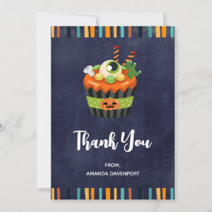 Niedlicher und grauenhafter Halloween Cupcake mit Dankeskarte
