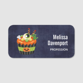 Niedlicher und grauenhafter Halloween Cupcake mit  Namensschild