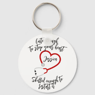 Niedlicher und kompetenter Mitarbeiter im Gesundhe Schlüsselanhänger