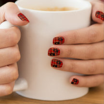 Niedlicher und lustiger Tartan mit Nagelrosa
