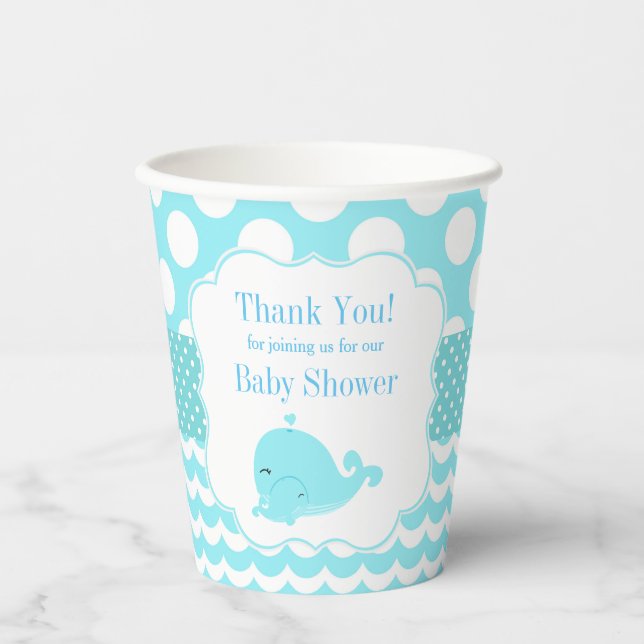 Niedlicher Wal mit Baby Blue Boy Baby Dusche Pappbecher (Vorderseite)